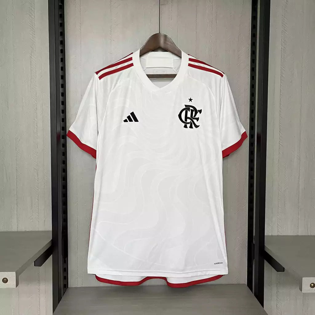 Modelo torcedor - Camisa do Flamengo 2024/25 Branca