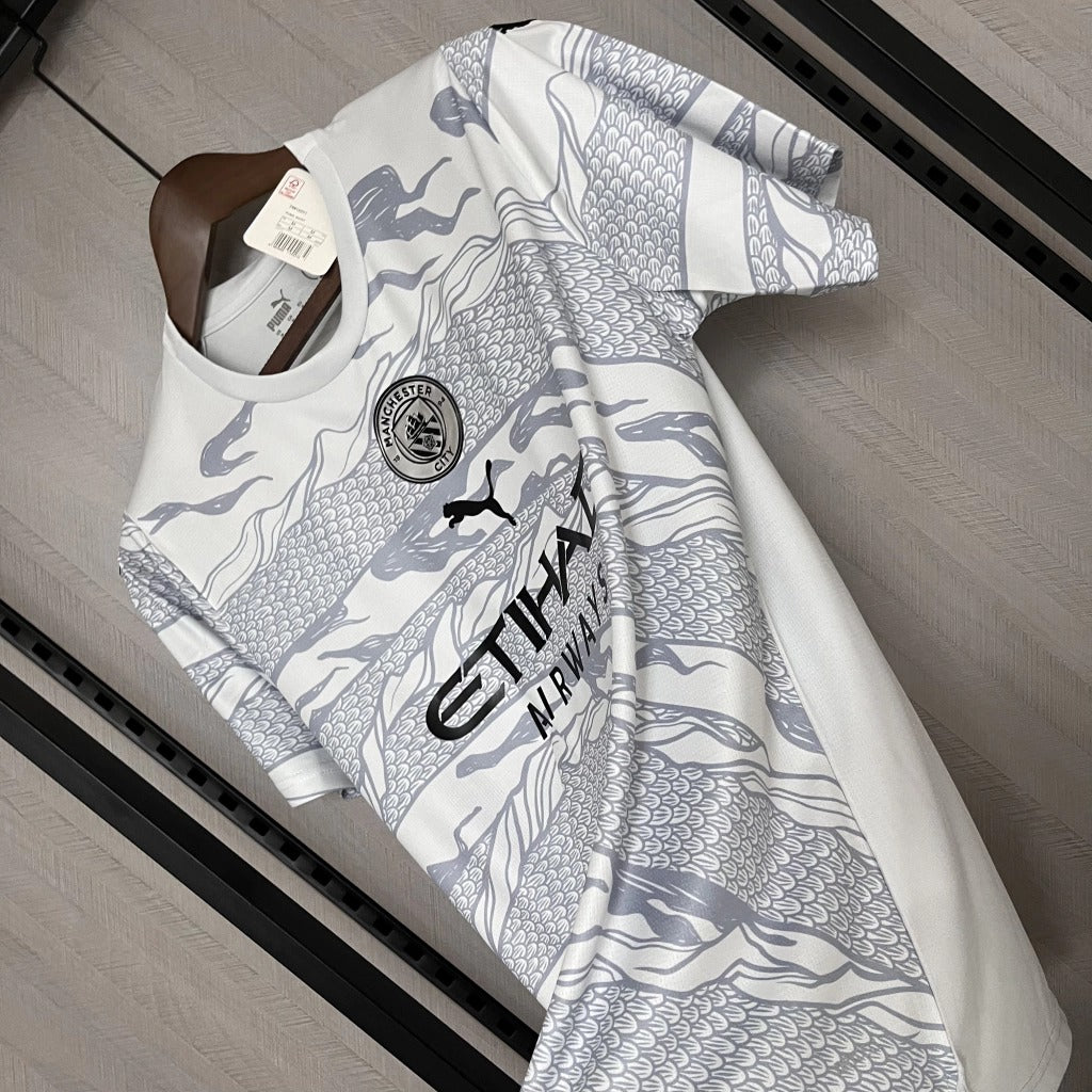 Modelo torcedor - Manchester City Ano do Dragão 24/25