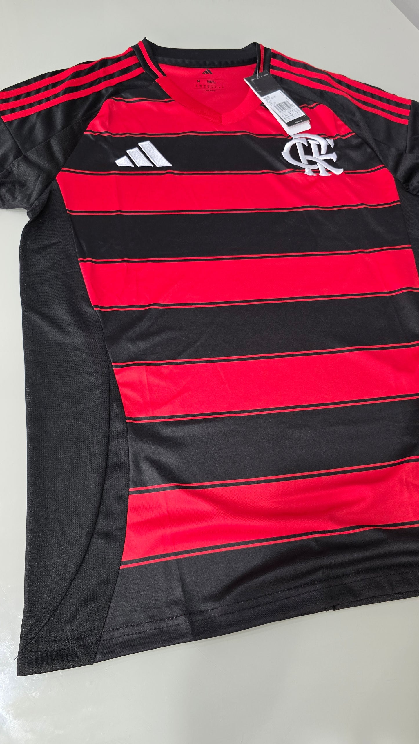 Modelo torcedor - Flamengo Uniforme 1 - 2025
