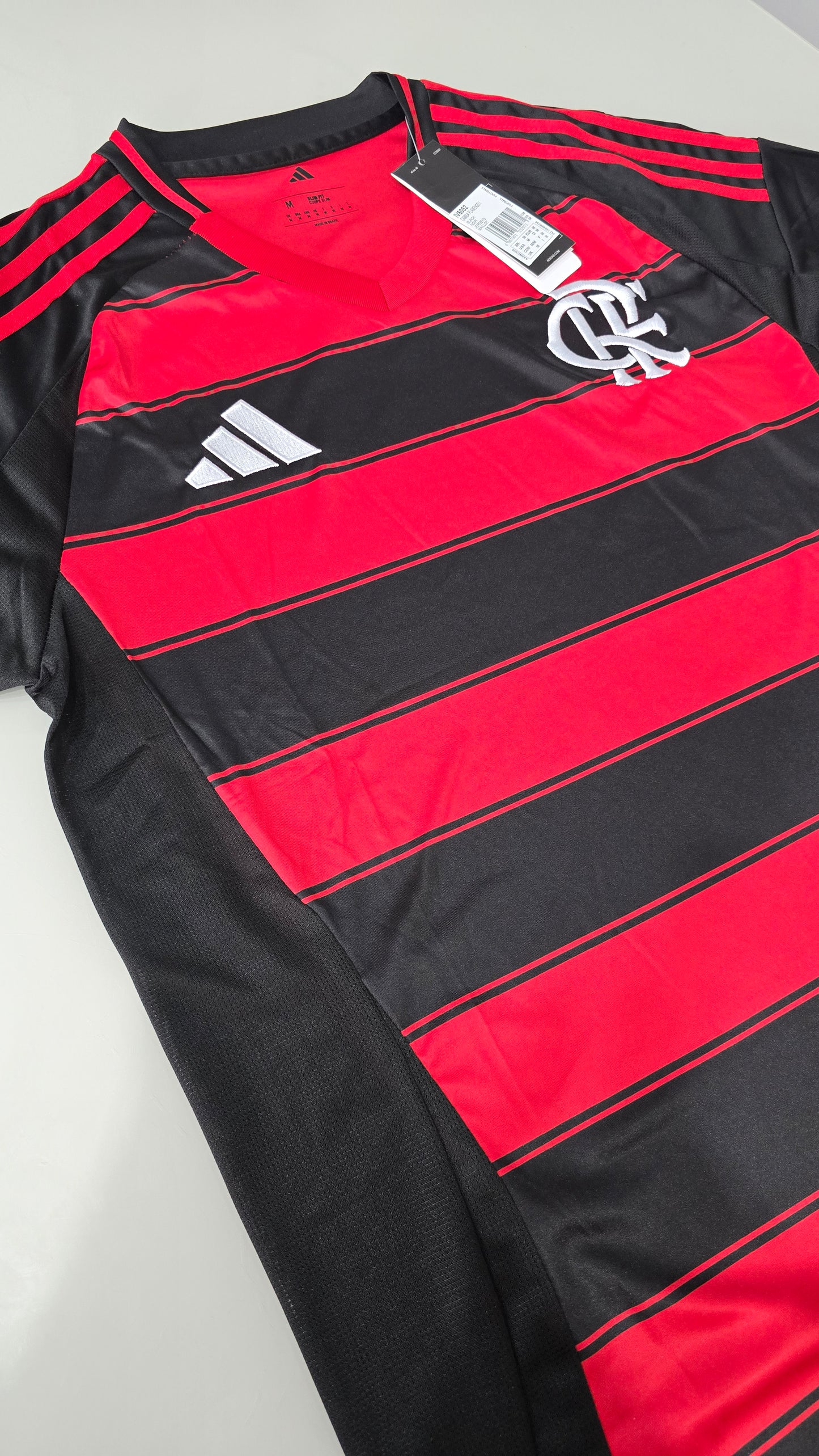 Modelo torcedor - Flamengo Uniforme 1 - 2025