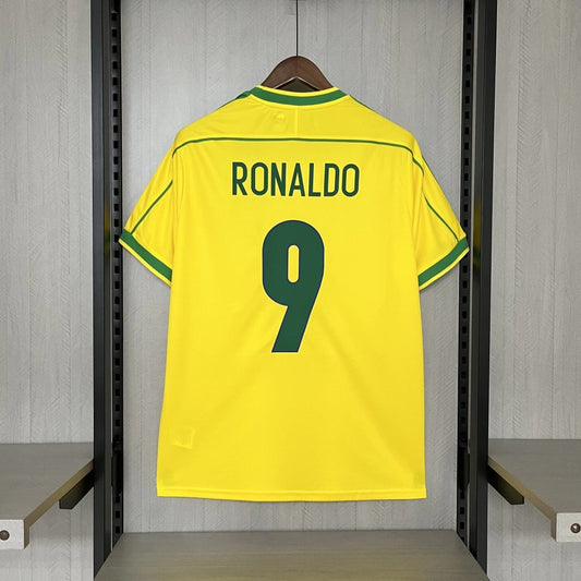 Modelo Retrô Camisa da Seleção Brasileira 1998 Reedição