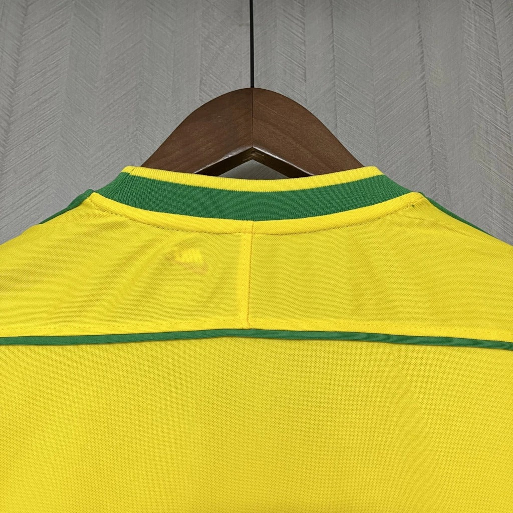 Modelo Retrô Camisa da Seleção Brasileira 1998 Reedição