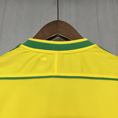 Modelo Retrô Camisa da Seleção Brasileira 1998 Reedição