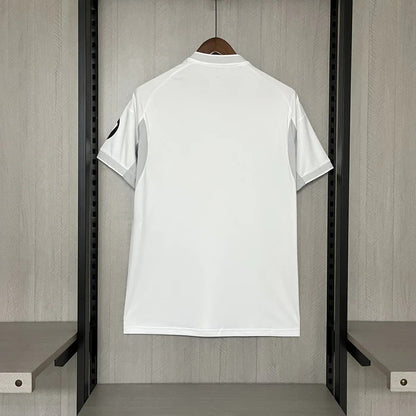 Modelo torcedor - Real madrid Uniforme 1 - 25/26