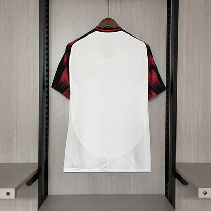 Modelo torcedor - Flamengo Uniforme 2 - 25/26